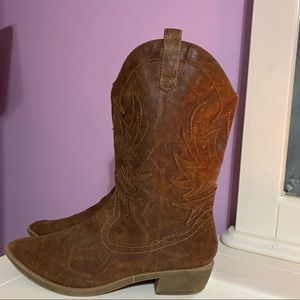 Women’s cowboy boots